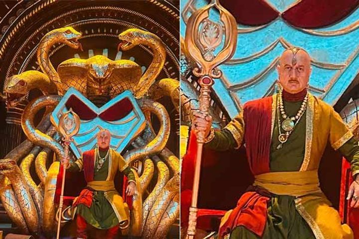 announcing the 539th film anupam kher shared this picture