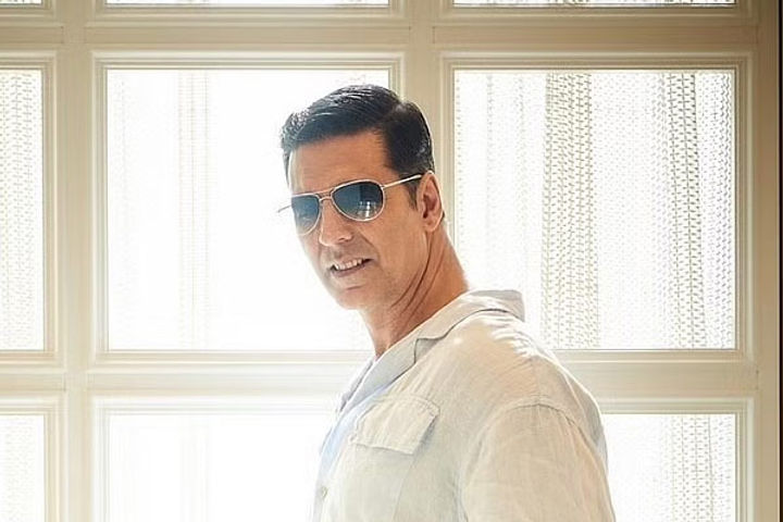 bollywood actor akshay kumar drastically cut his fees