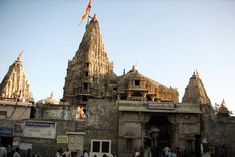 entry in dwarkadhish temple will be available only in the clothes of indian culture