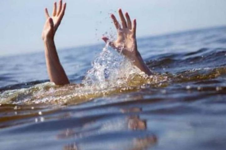 four killed as waterbus overturns in bangladeshs budhiganga river
