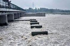 water level reached 242 lakh cusecs at hathini kund barrage