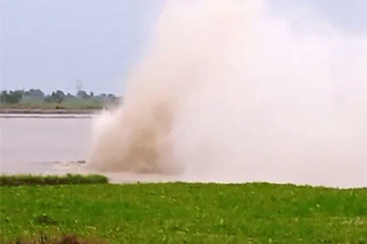 gas pipeline burst in yamuna in sonepat
