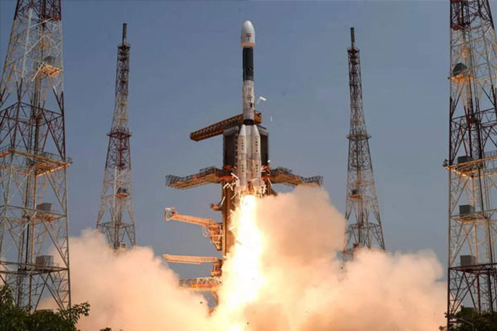 chandrayaan3 just 6 days away from moons orbit isro to start thrusters on august 1