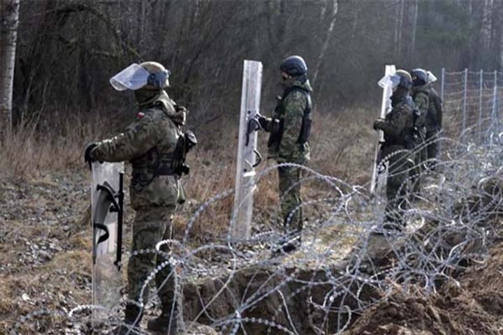 poland deployed army combat helicopter on the border