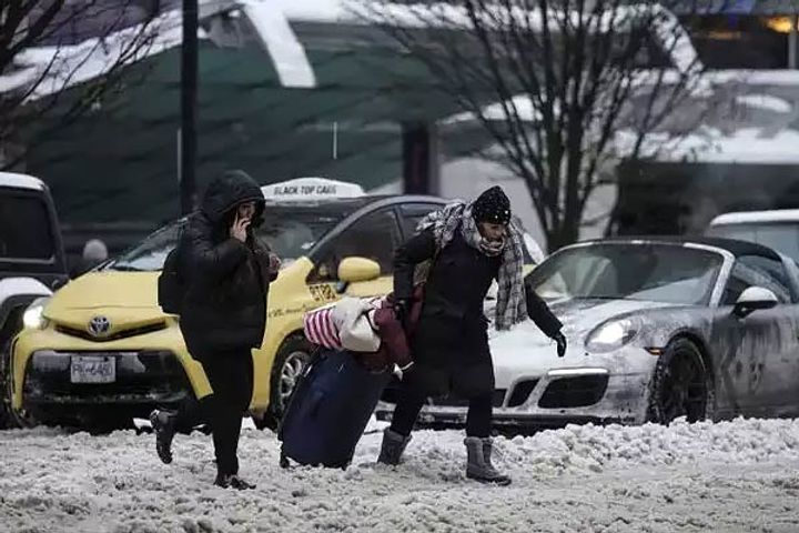 50 million people affected by the storm in America power failure of one million homes and establishm 50 million people affected by the storm in America power failure of one million homes and establishm