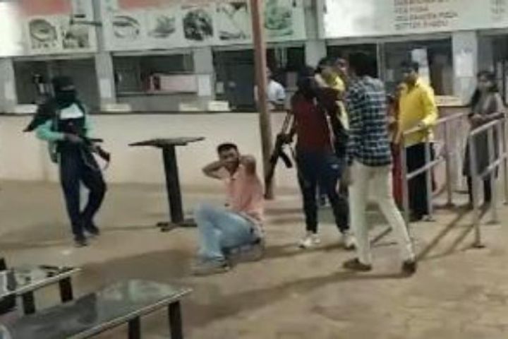 man slaps terrorist who entered temple police was doing mockdrill man slaps terrorist who entered temple police was doing mockdrill
