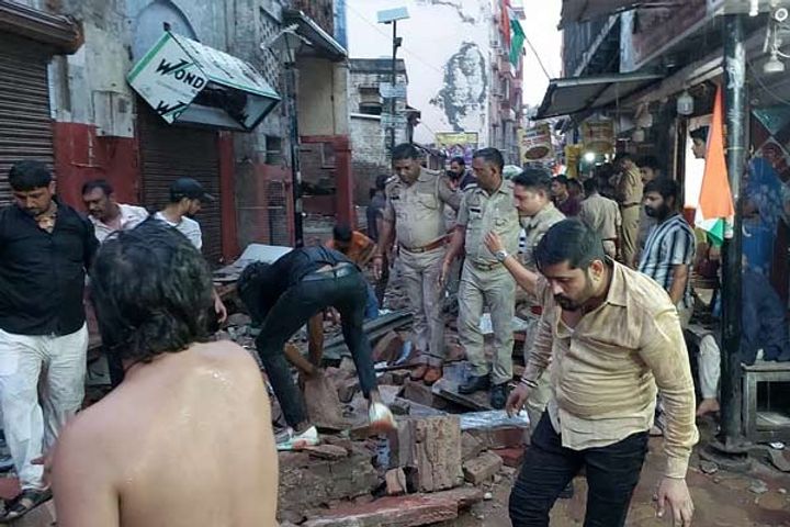 top part of two storey house collapses near banke bihari temple 5 killed