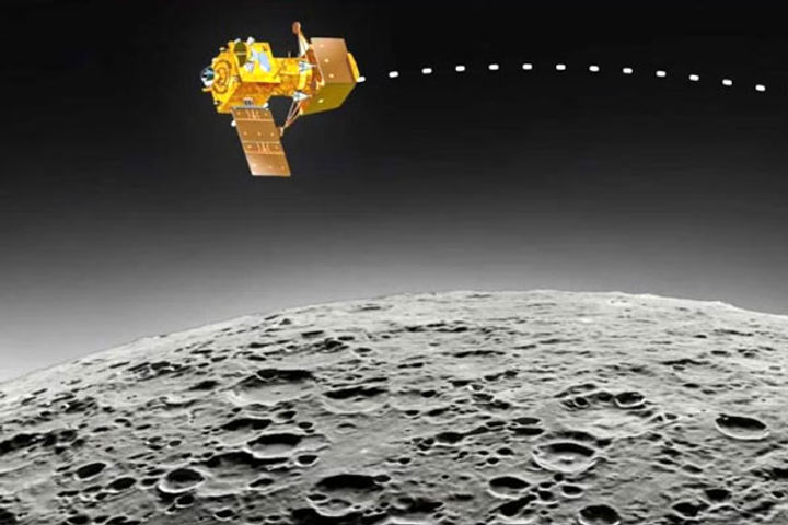 lander sent pictures of moon chandrayaan 3 only 113 km away from moon
