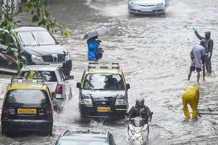 heavy rains in delhincr people got relief from humid heat